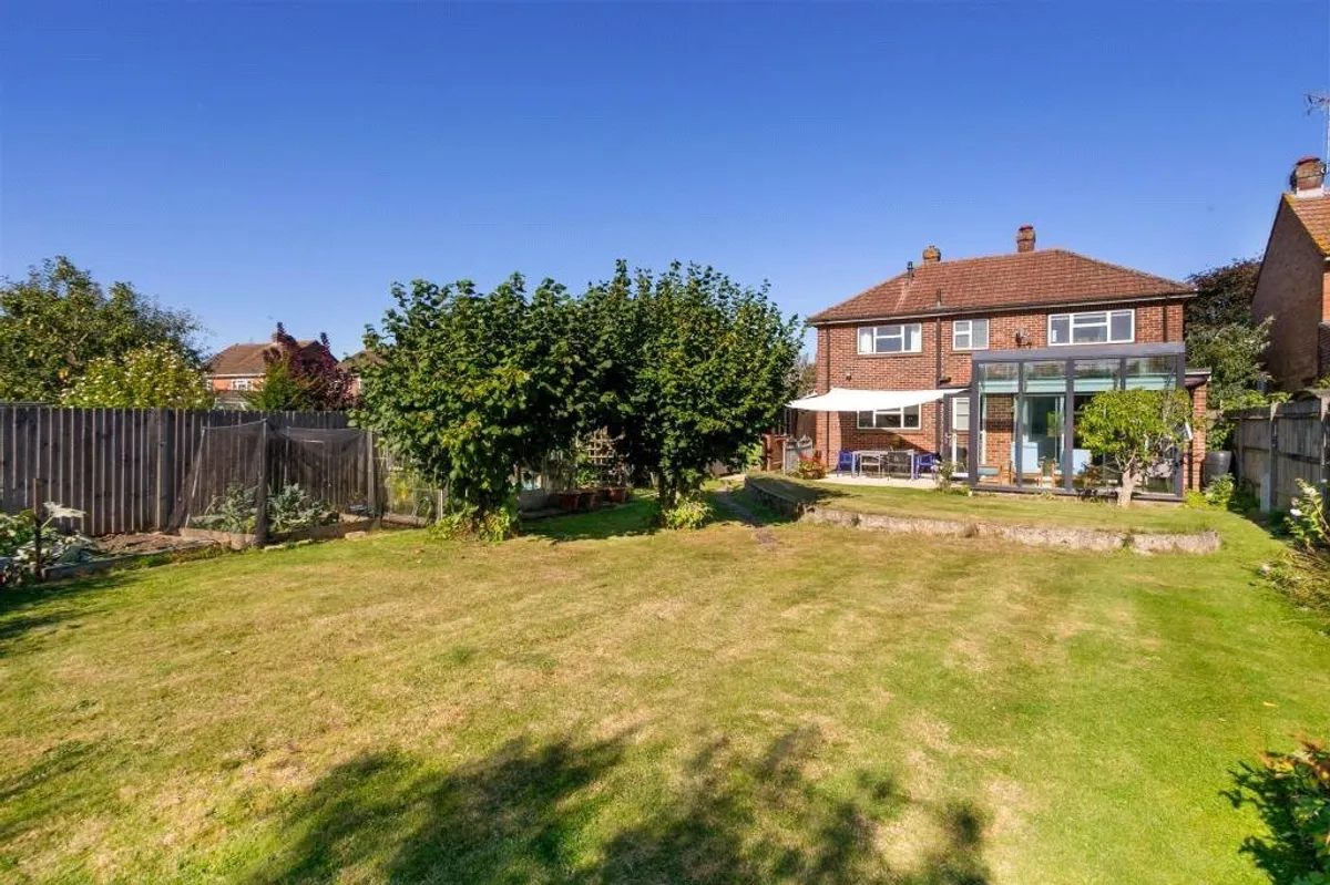 Northfield Road, Sherfield-On-Loddon, Hook, RG27