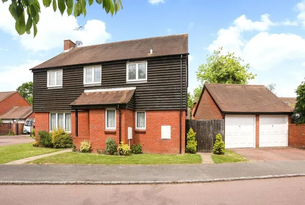 Heron Park, Lychpit, Basingstoke, RG24