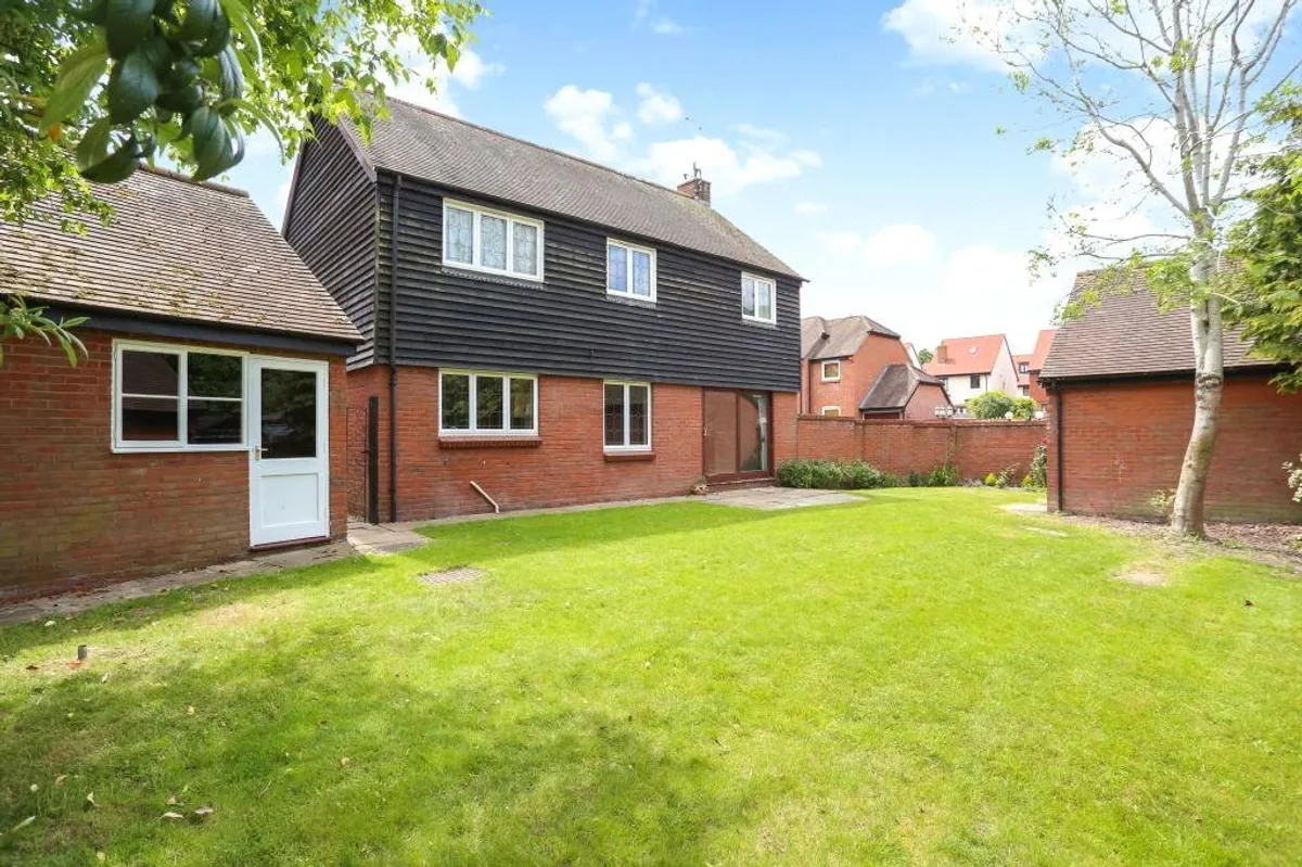 Heron Park, Lychpit, Basingstoke, RG24