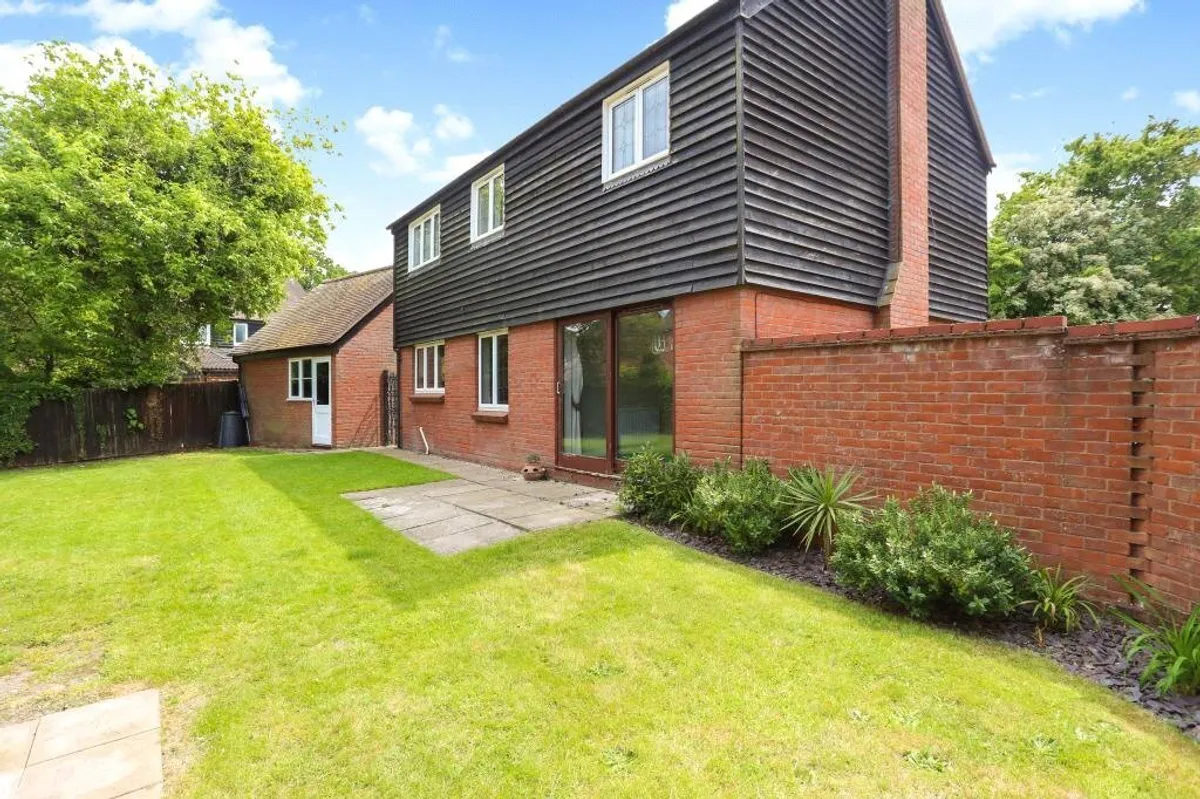 Heron Park, Lychpit, Basingstoke, RG24