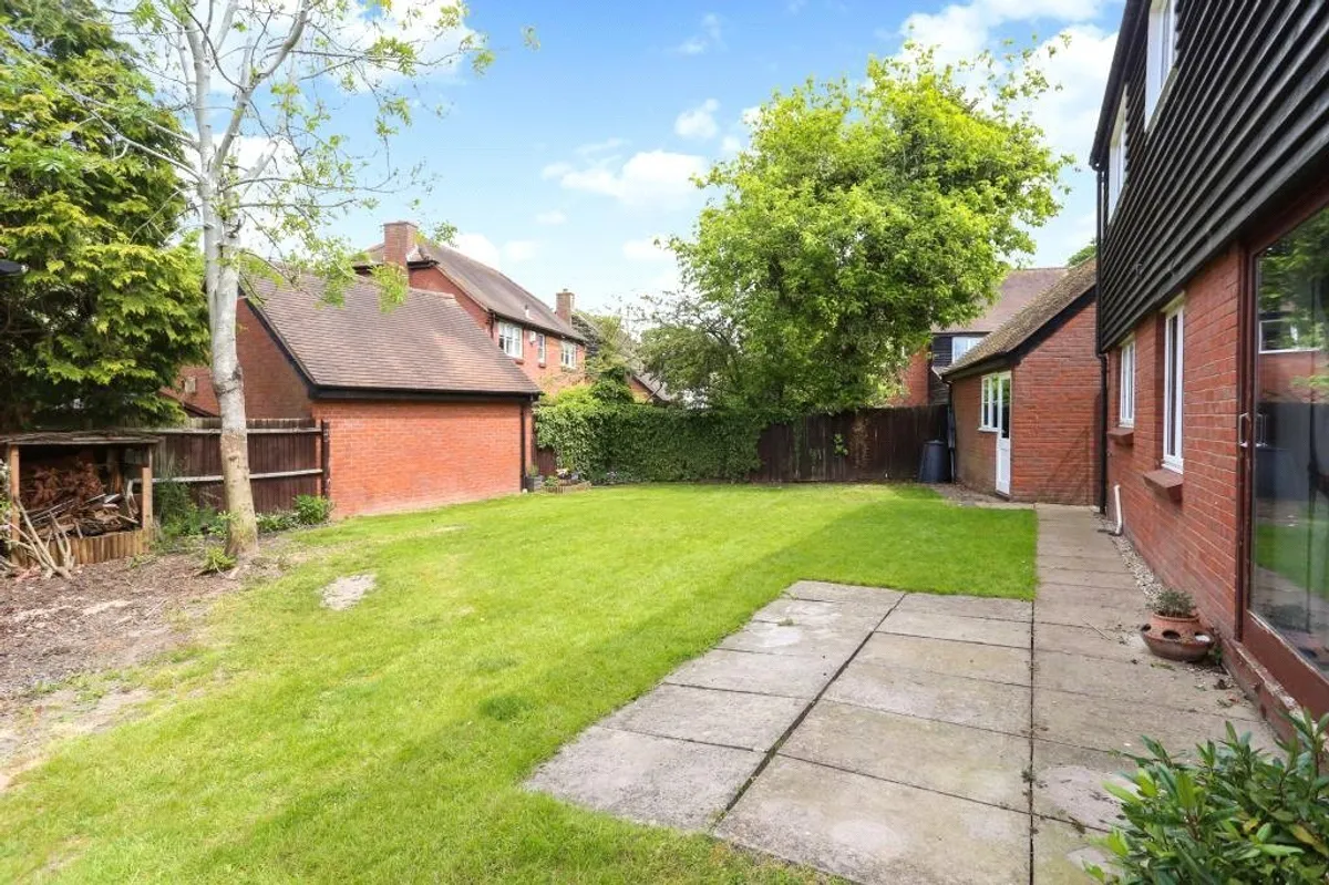 Heron Park, Lychpit, Basingstoke, RG24