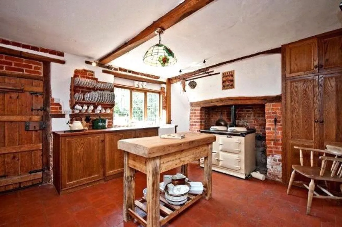 Reading Road, Sherfield-on-Loddon, Hook, Hampshire, RG27