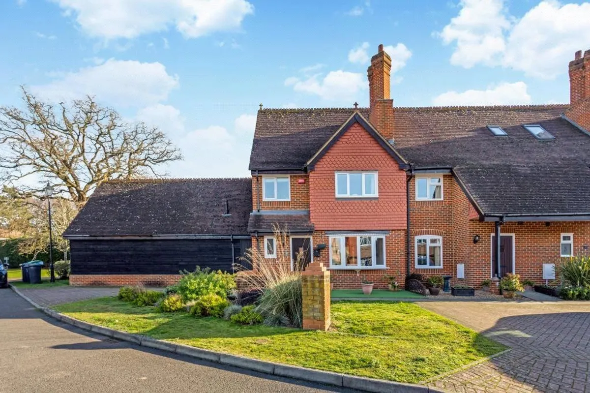Tudor Close, Bramley, RG26