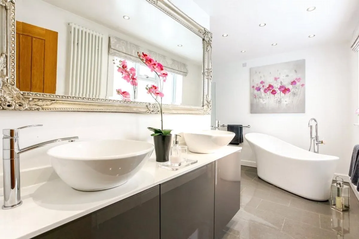 Reading Road, Chineham, Basingstoke, RG24