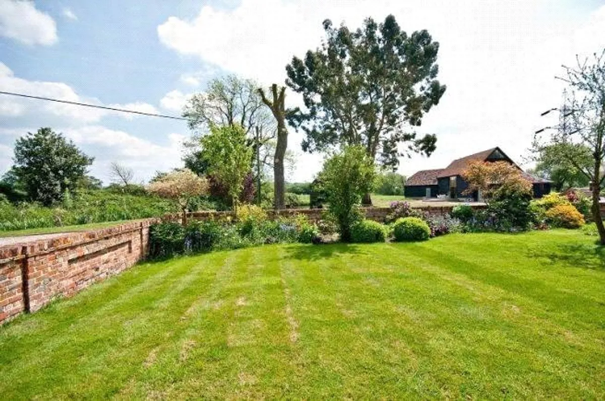 Reading Road, Sherfield-on-Loddon, Hook, Hampshire, RG27