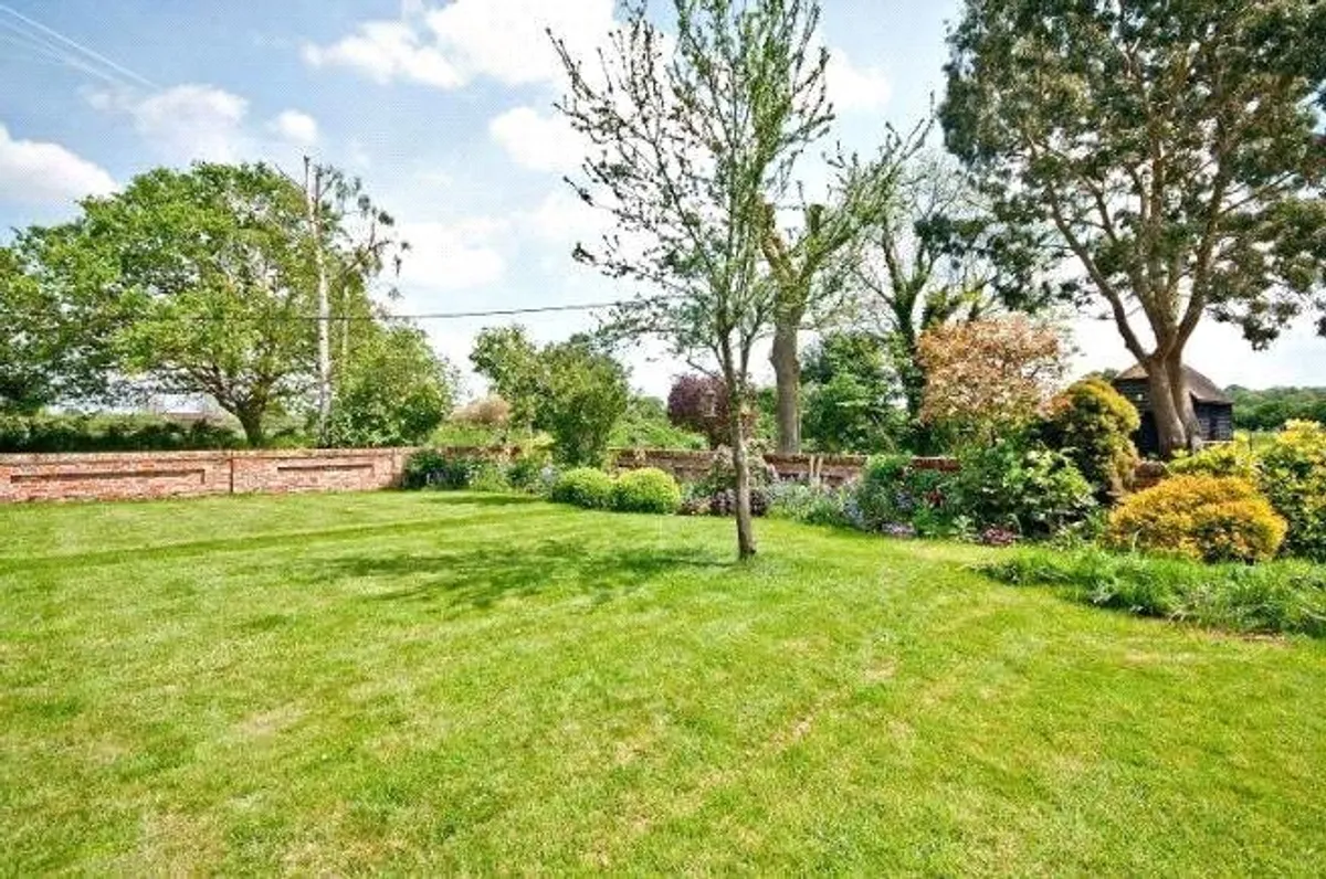 Reading Road, Sherfield-on-Loddon, Hook, Hampshire, RG27