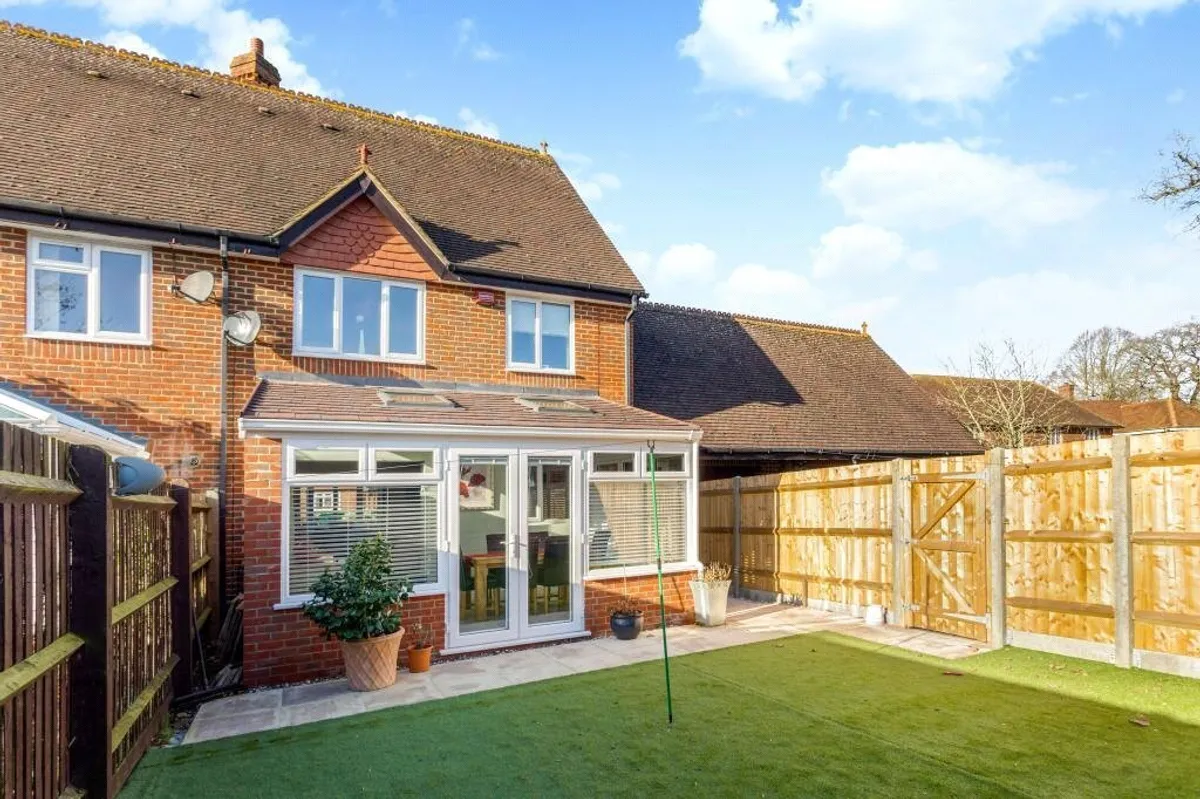 Tudor Close, Bramley, RG26