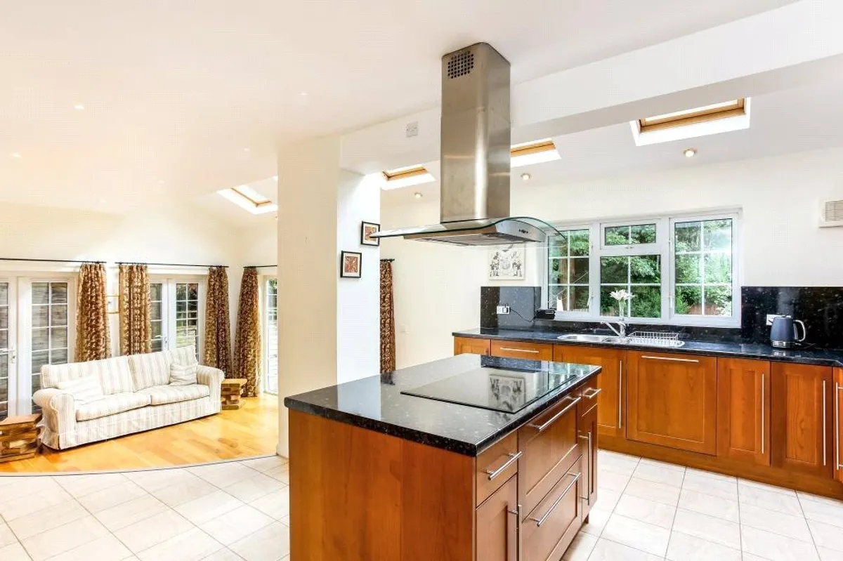 St Michaels Close, North Waltham, Basingstoke, RG25