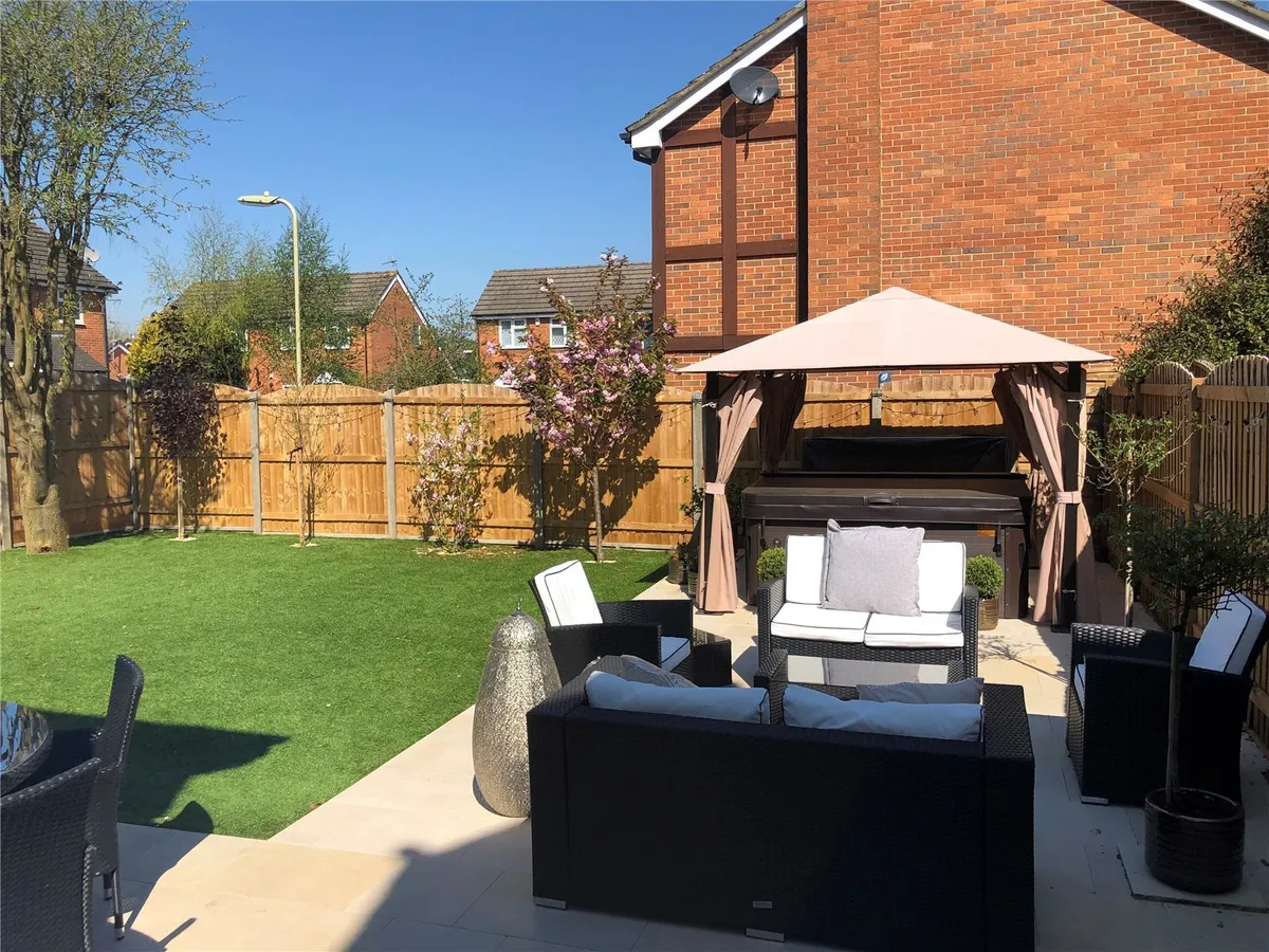 Reading Road, Chineham, Basingstoke, RG24