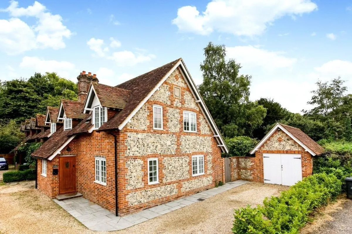 Woodside Cottage, Stockbridge Road, North Waltham, RG25