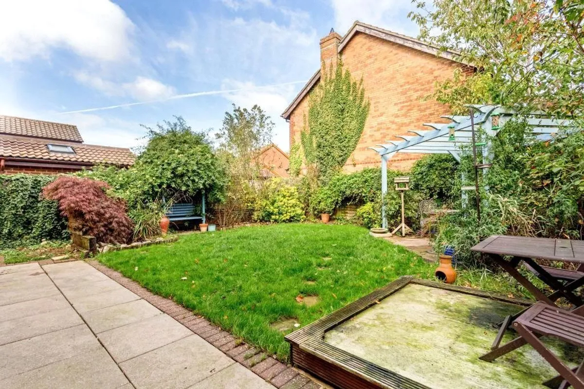Burydown Mead, North Waltham, Basingstoke, RG25