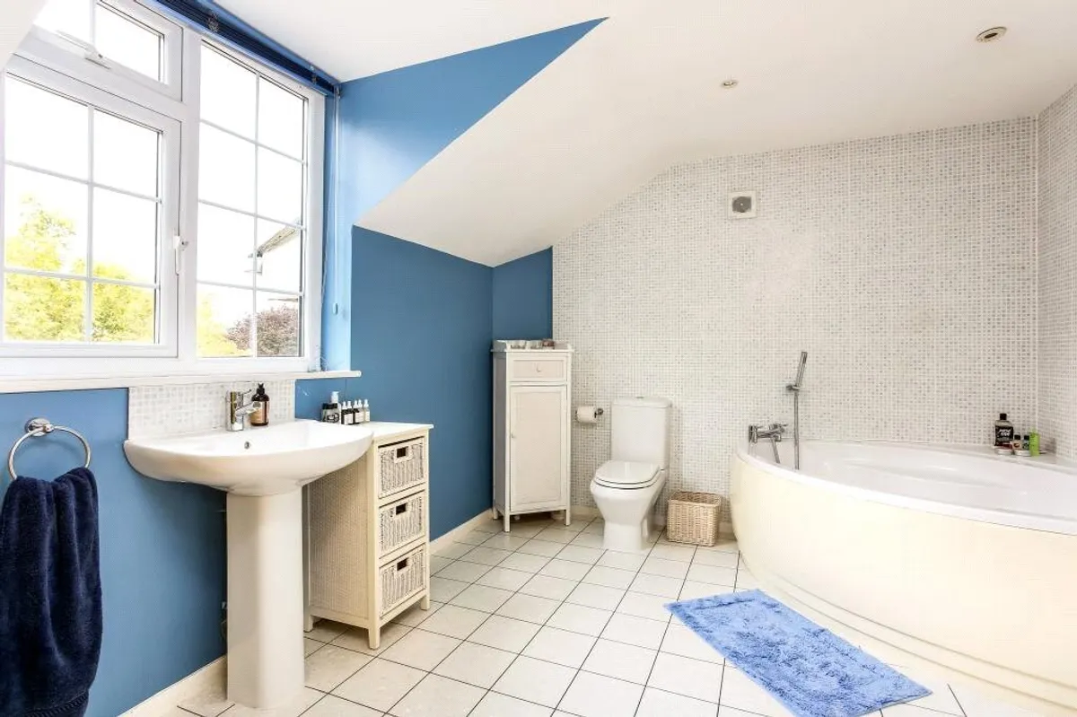 St Michaels Close, North Waltham, Basingstoke, RG25