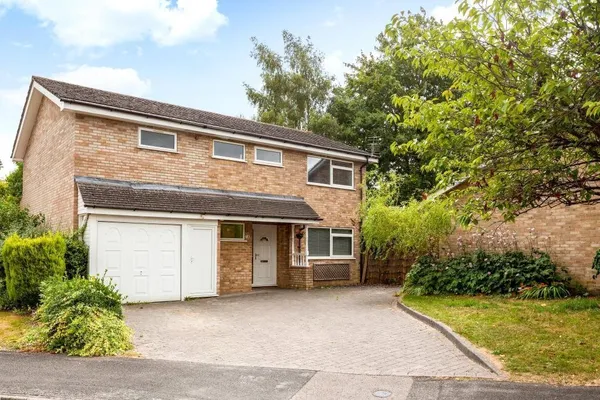 Begonia Close, Kempshott, Basingstoke, RG22