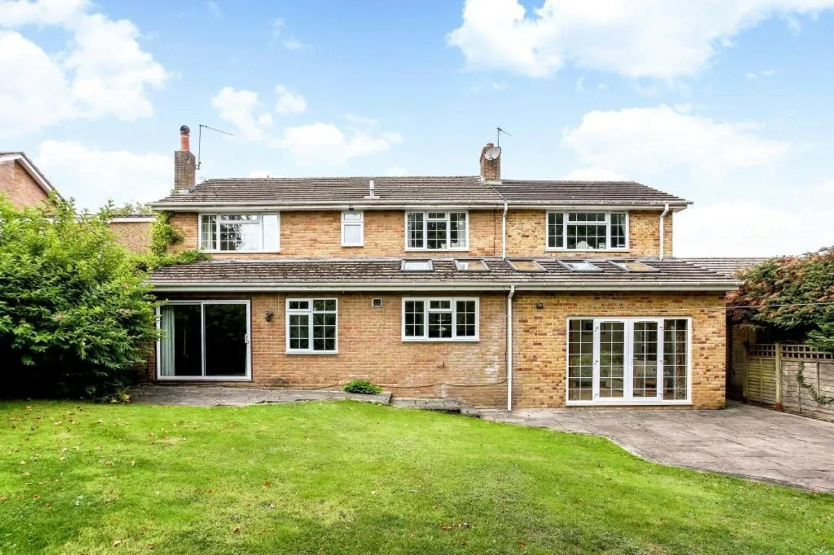 St Michaels Close, North Waltham, Basingstoke, RG25