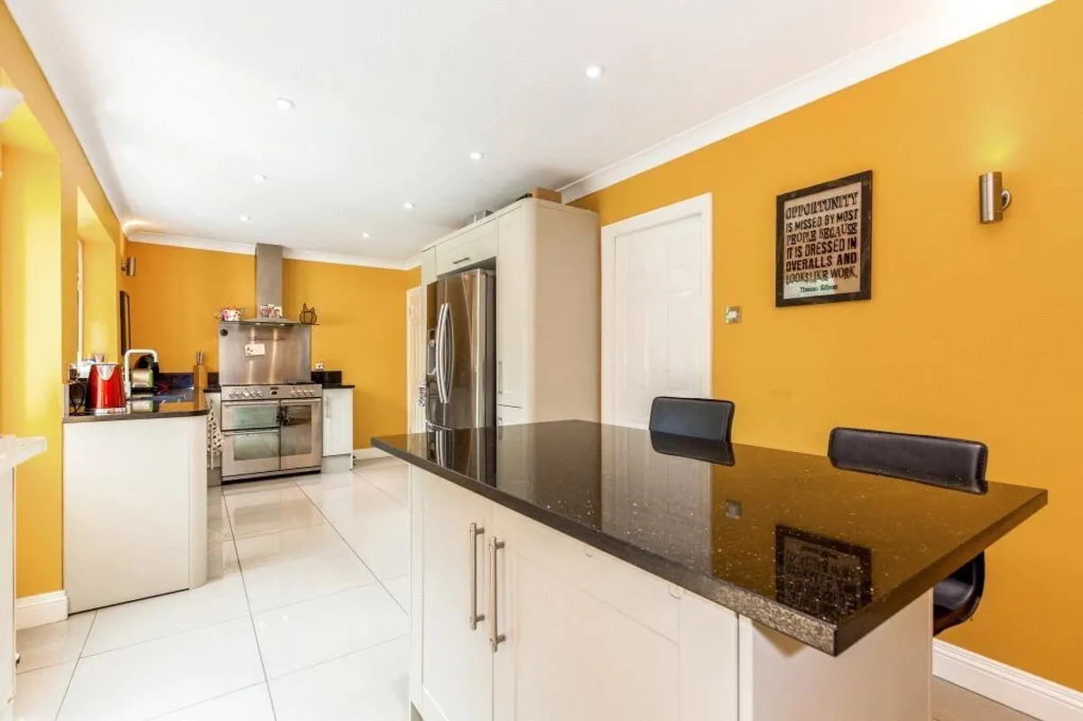 Begonia Close, Kempshott, Basingstoke, RG22