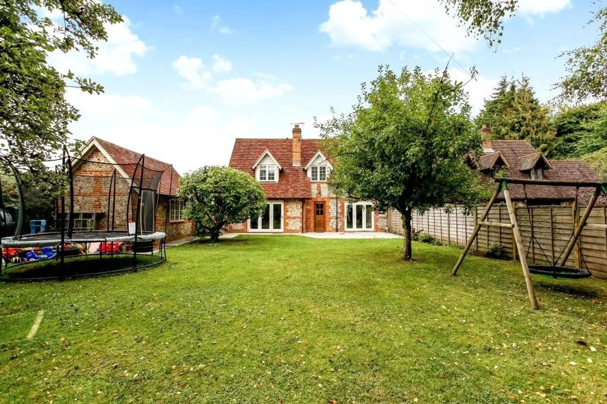 Woodside Cottage, Stockbridge Road, North Waltham, RG25