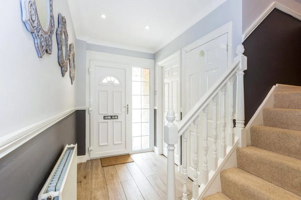 Begonia Close, Kempshott, Basingstoke, RG22