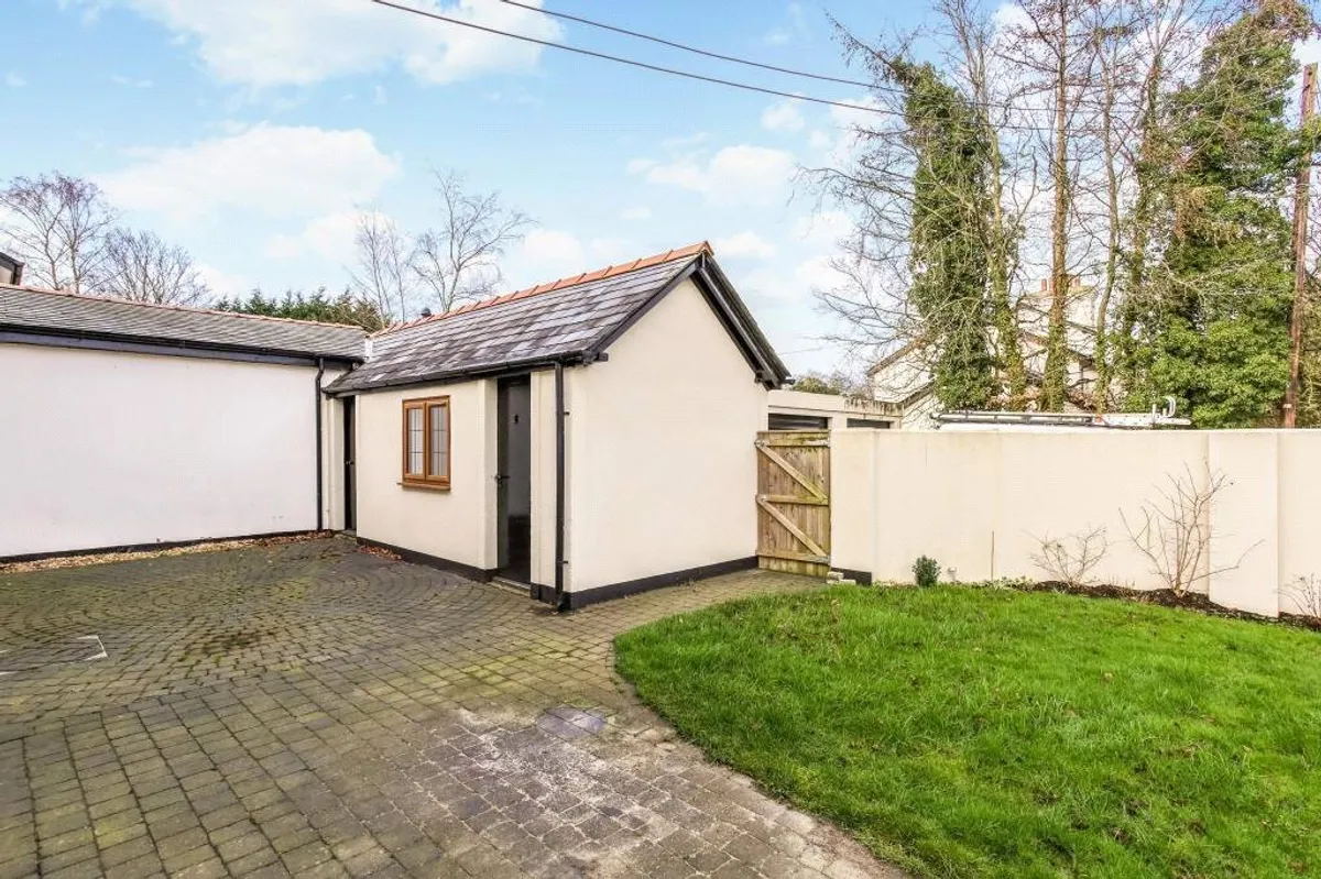 Breach Farm Cottages, Dummer, RG25