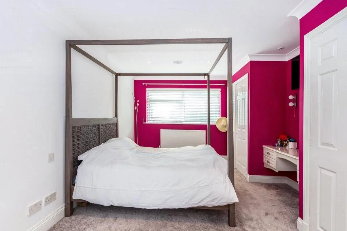 Begonia Close, Kempshott, Basingstoke, RG22