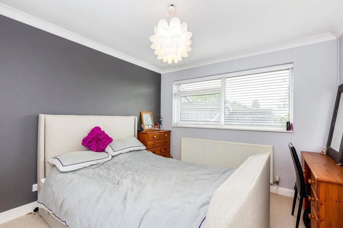 Begonia Close, Kempshott, Basingstoke, RG22