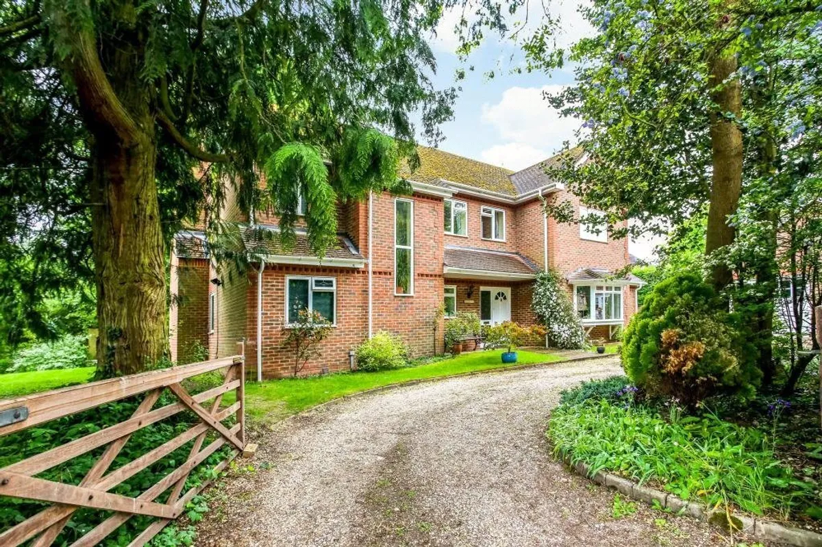 Russell Road, Basingstoke, RG21