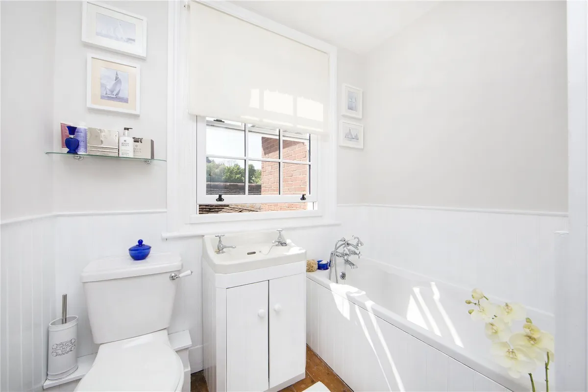 Mowbray Hill, Mortimer, Berkshire, RG7