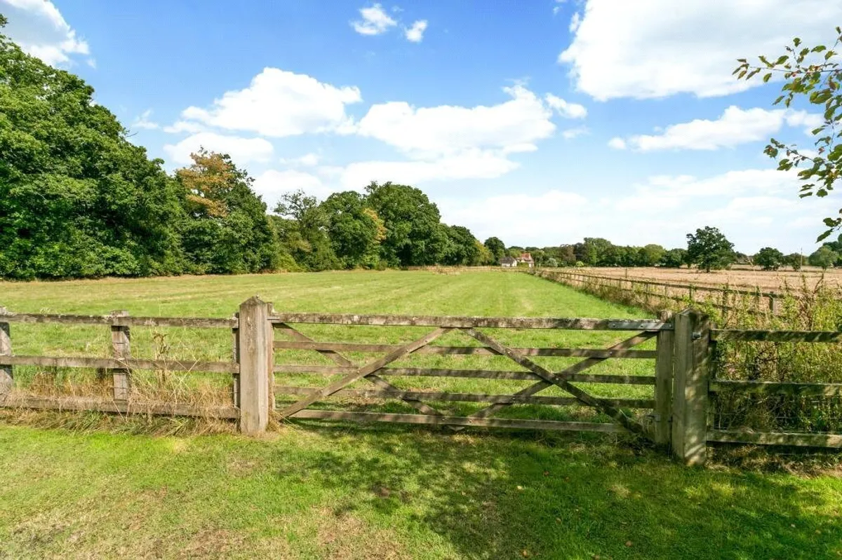 Bramley Corner, Bramley, RG26