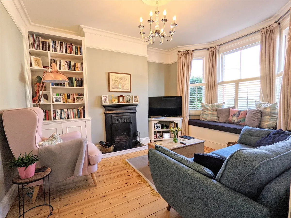 York Road, Farnborough, GU14