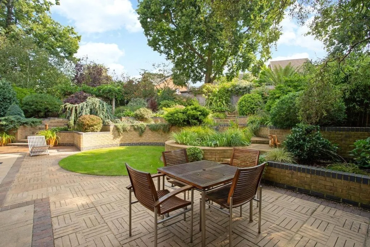 Wood End, Chineham, RG24