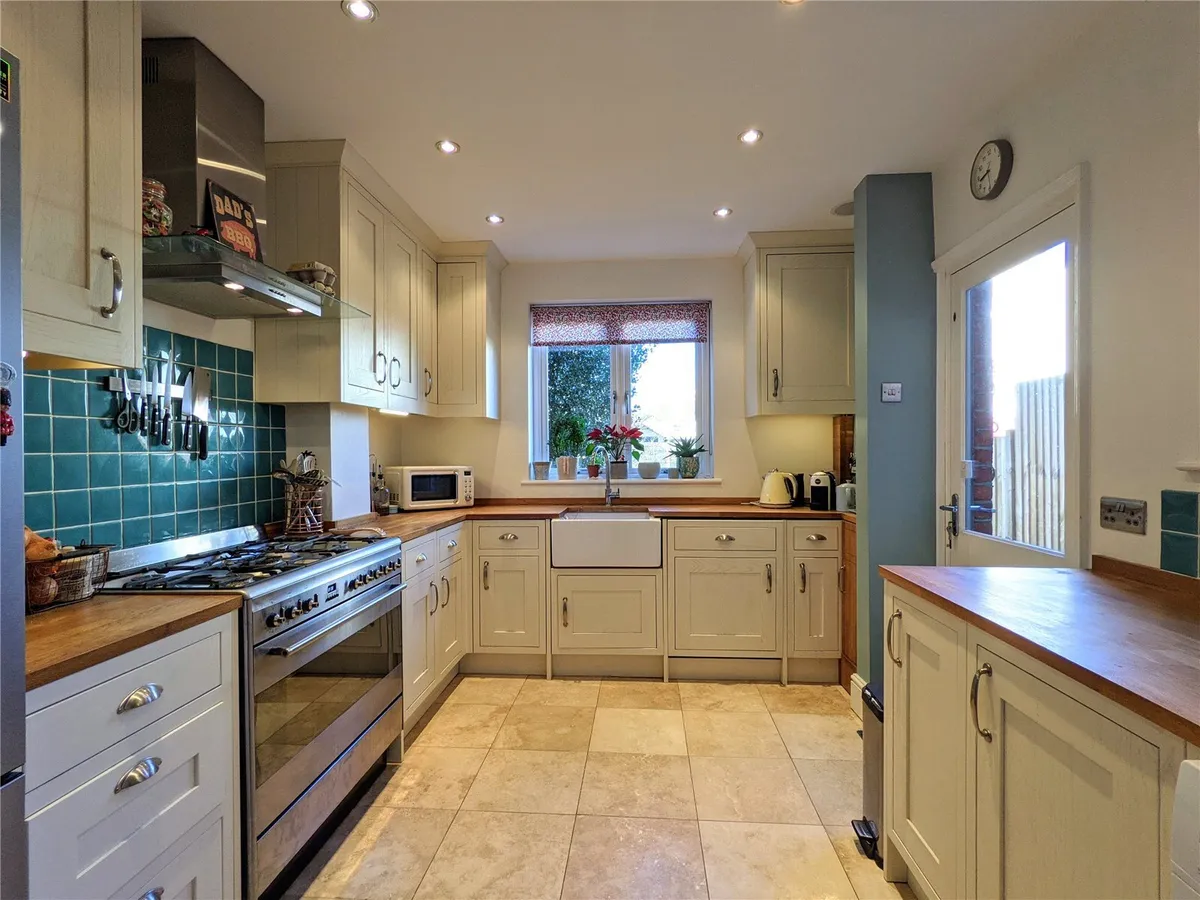 York Road, Farnborough, GU14