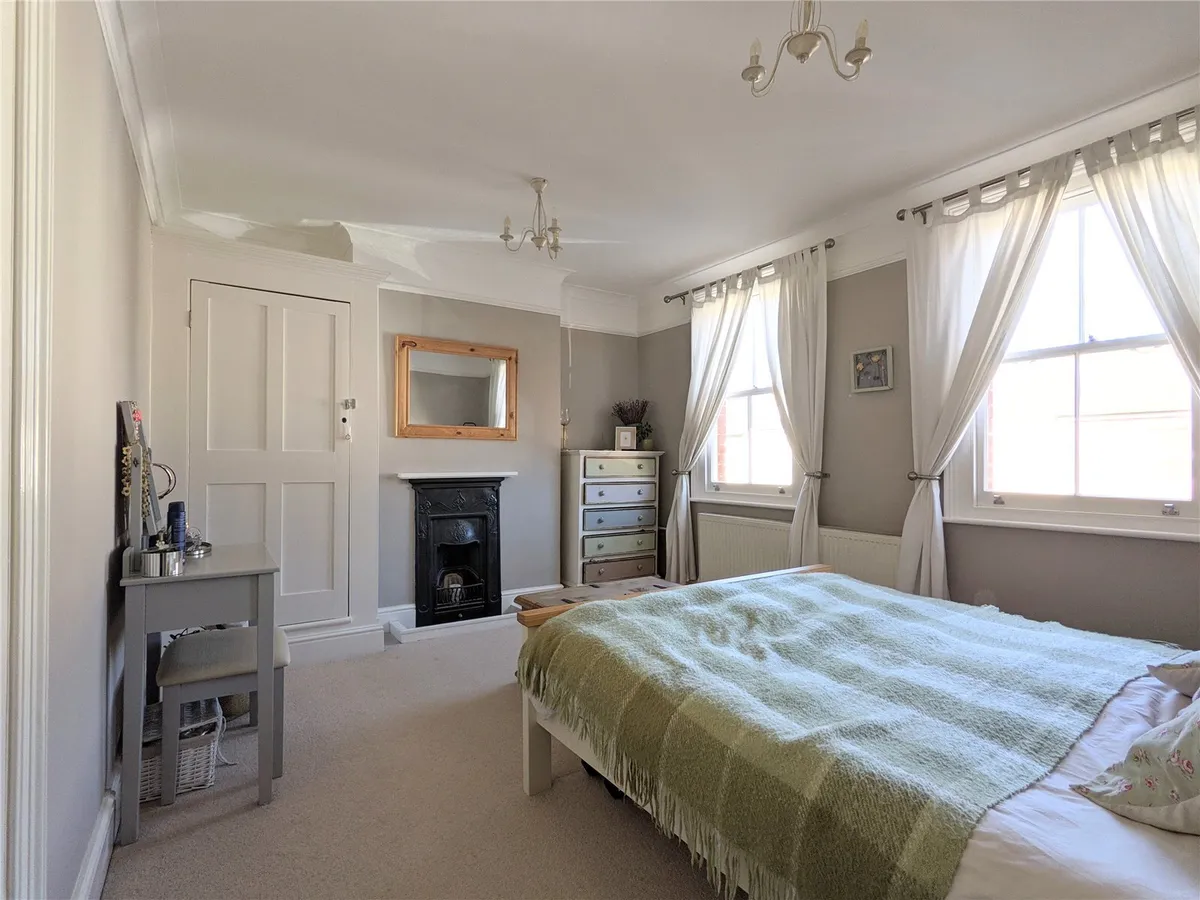 York Road, Farnborough, GU14