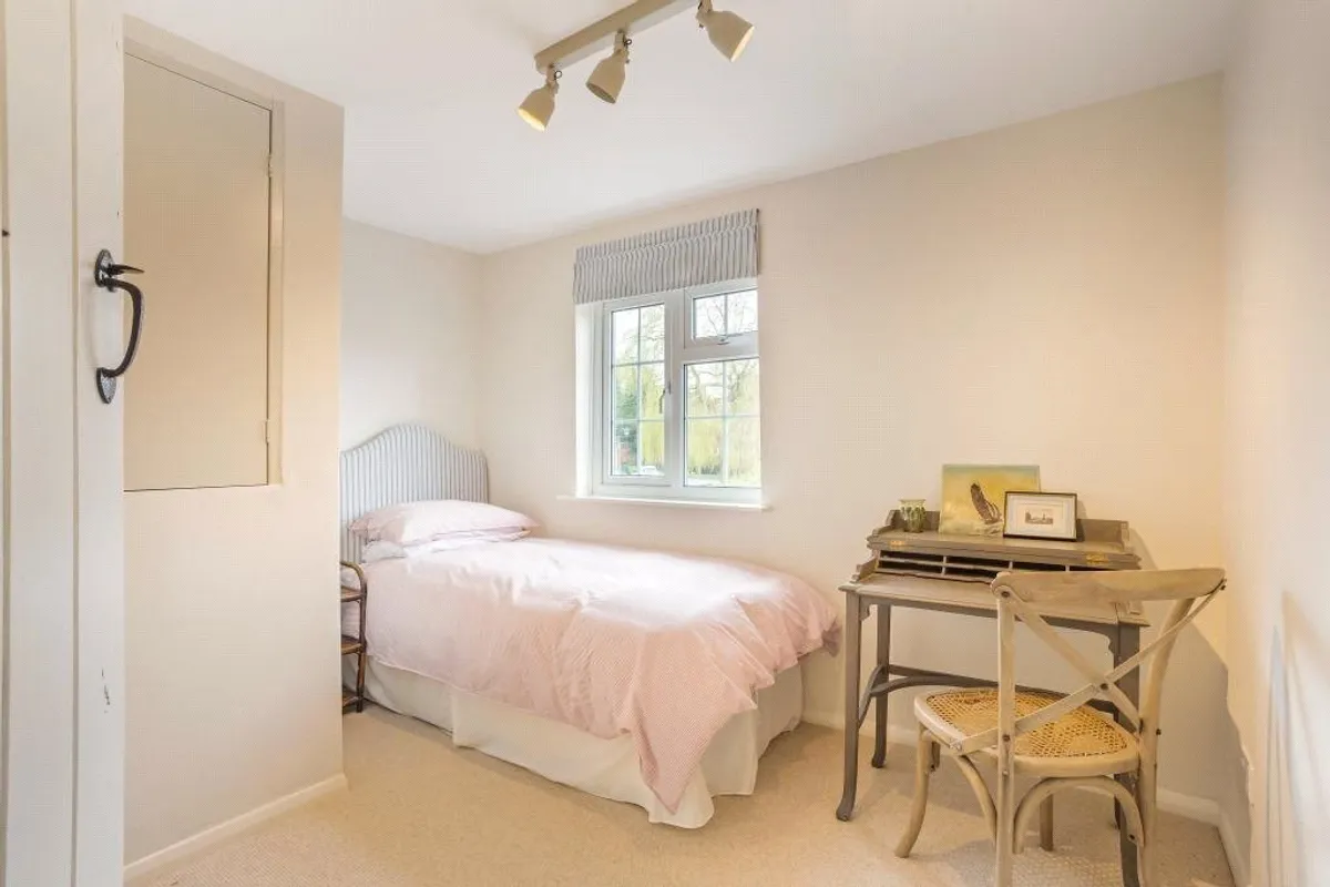 Pond Cottage, Oakley, RG23