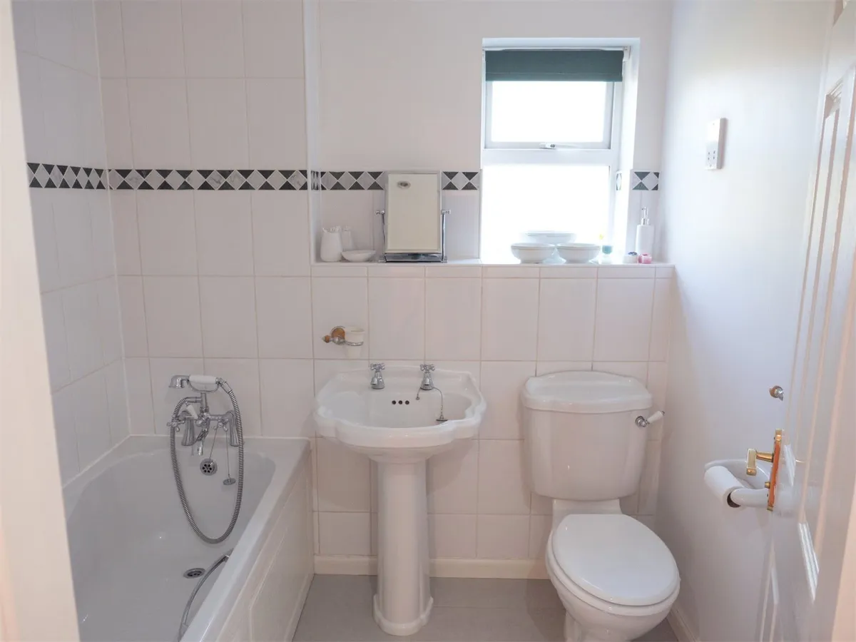 Wood End, Chineham, RG24