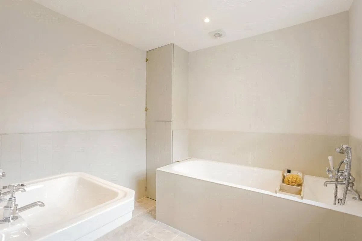 Pond Cottage, Oakley, RG23
