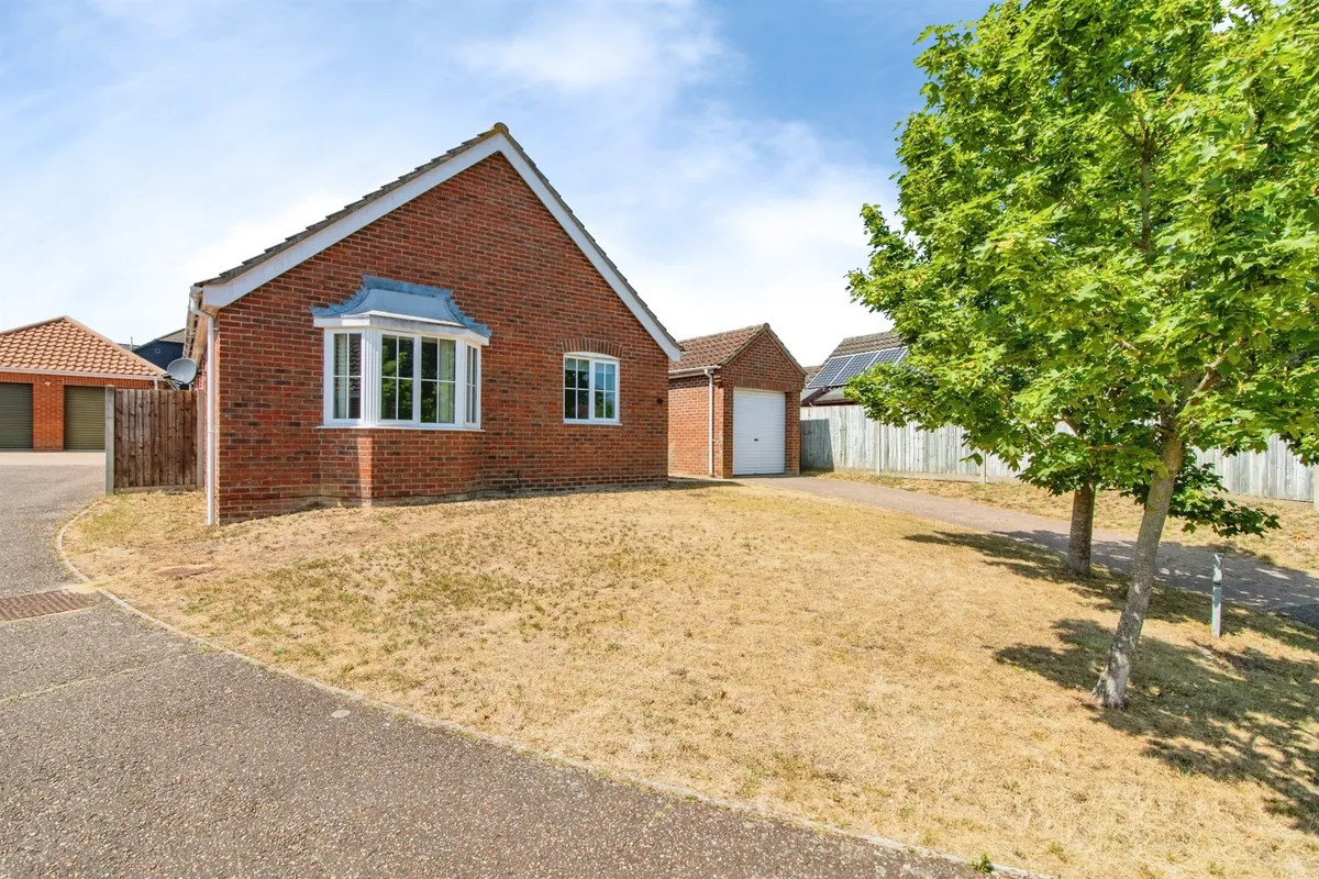 John Lawrence Close, Beccles