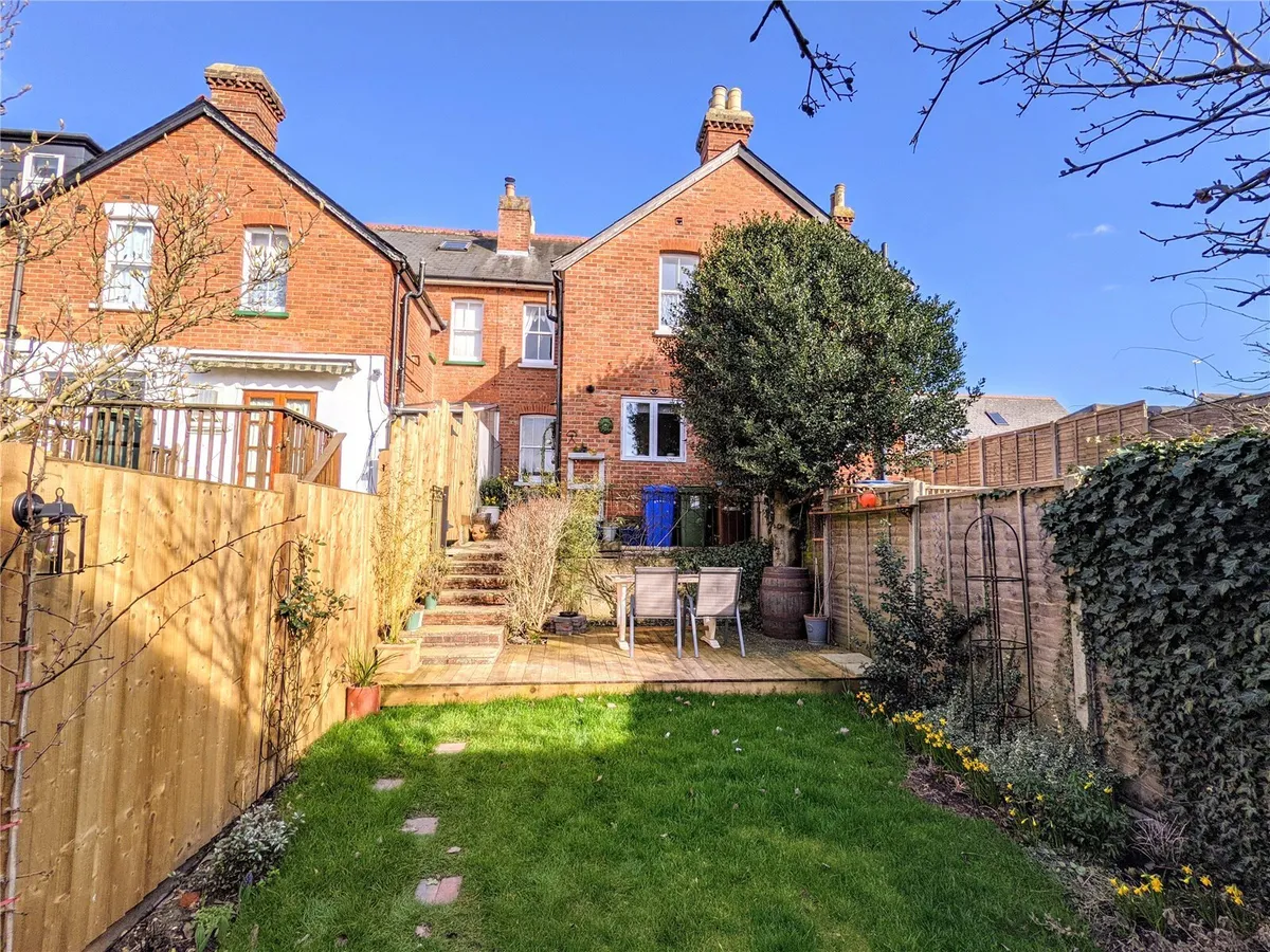 York Road, Farnborough, GU14