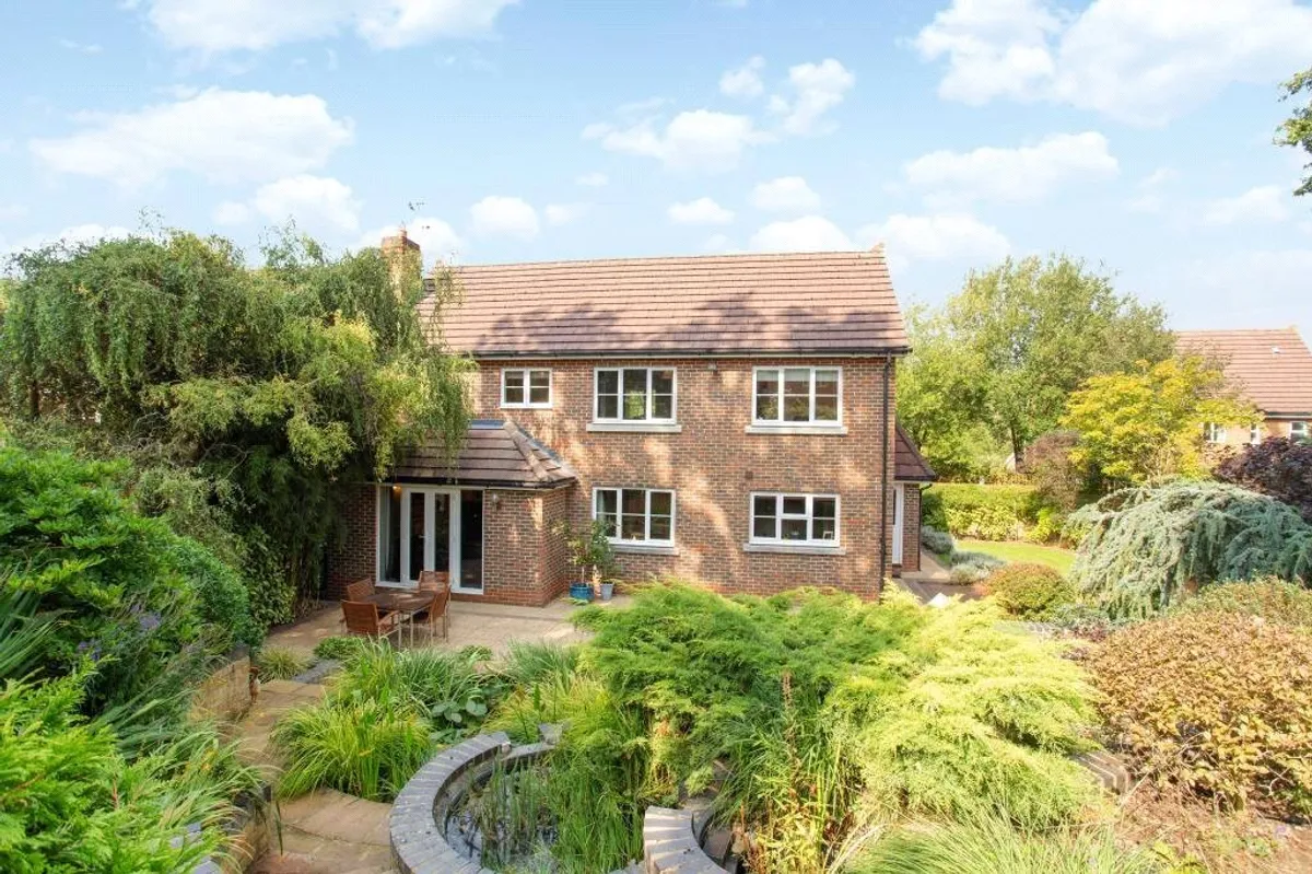 Wood End, Chineham, RG24