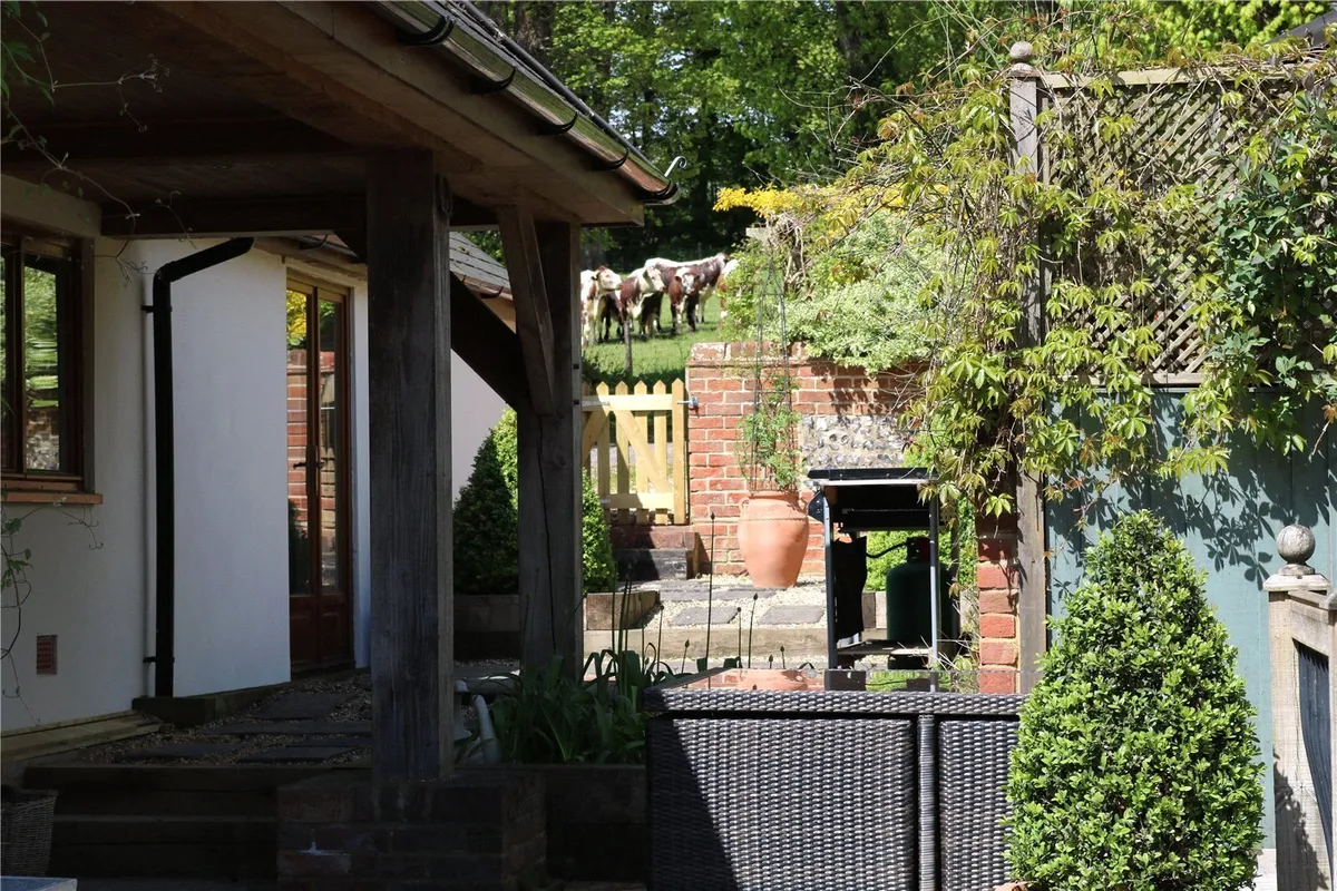 Steventon, Nr Overton, RG25