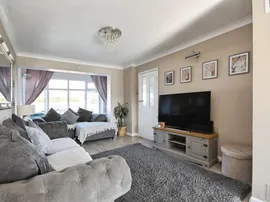 Charlotte Gardens, Romford thumb 3