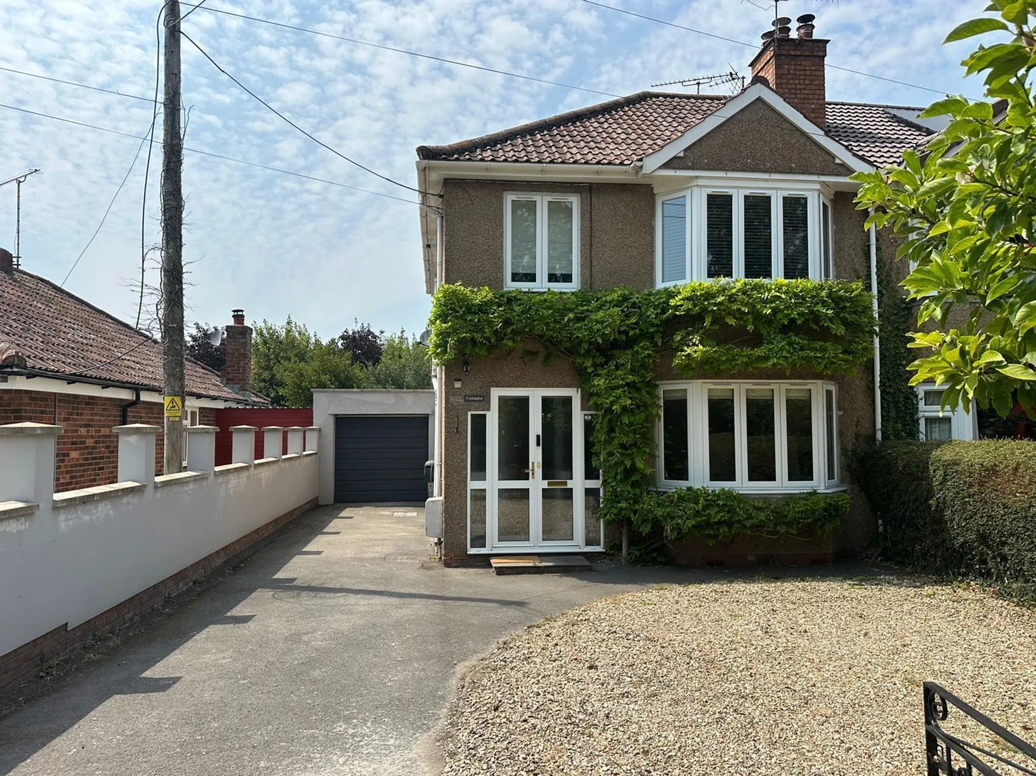 https://mr0.homeflow-assets.co.uk/files/photo/image/47889/6393/_x_/58356664.jpg