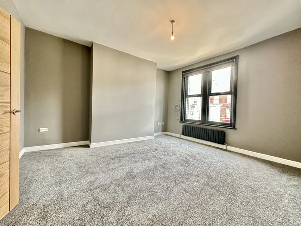 Abbeydale Road, Sheffield, S7 1FL