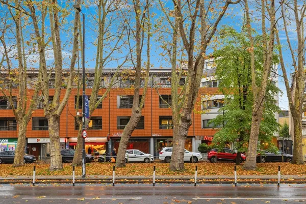 Mile End Road, London, E1