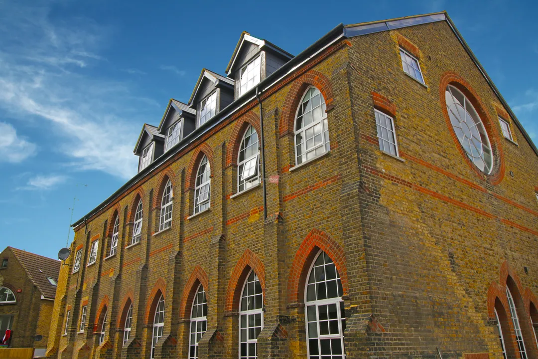 https://mr0.homeflow-assets.co.uk/files/photo/image/47893/1964/_x_/24017_EA_RL_9041386_IMG_9.jpg