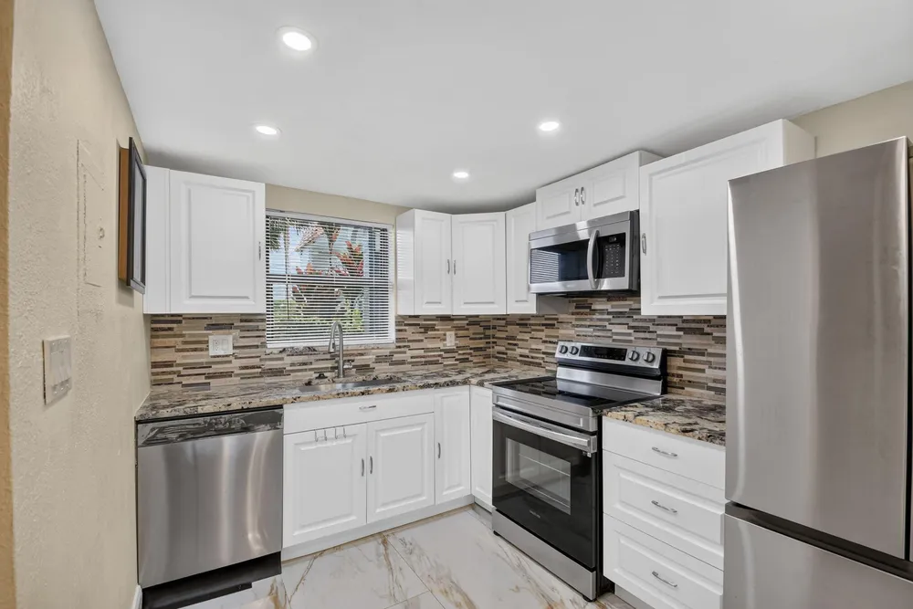 2101 W Woolbright Rd, Boynton Beach, FL 33426