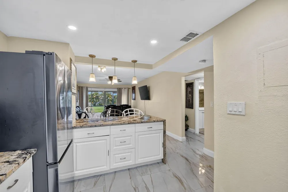 2101 W Woolbright Rd, Boynton Beach, FL 33426