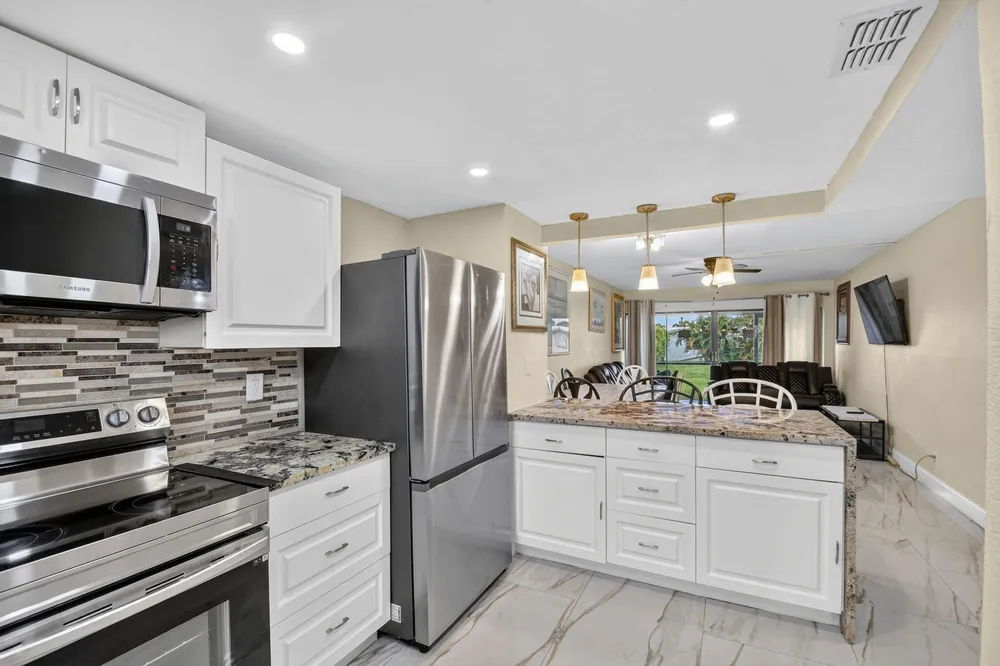 2101 W Woolbright Rd, Boynton Beach, FL 33426
