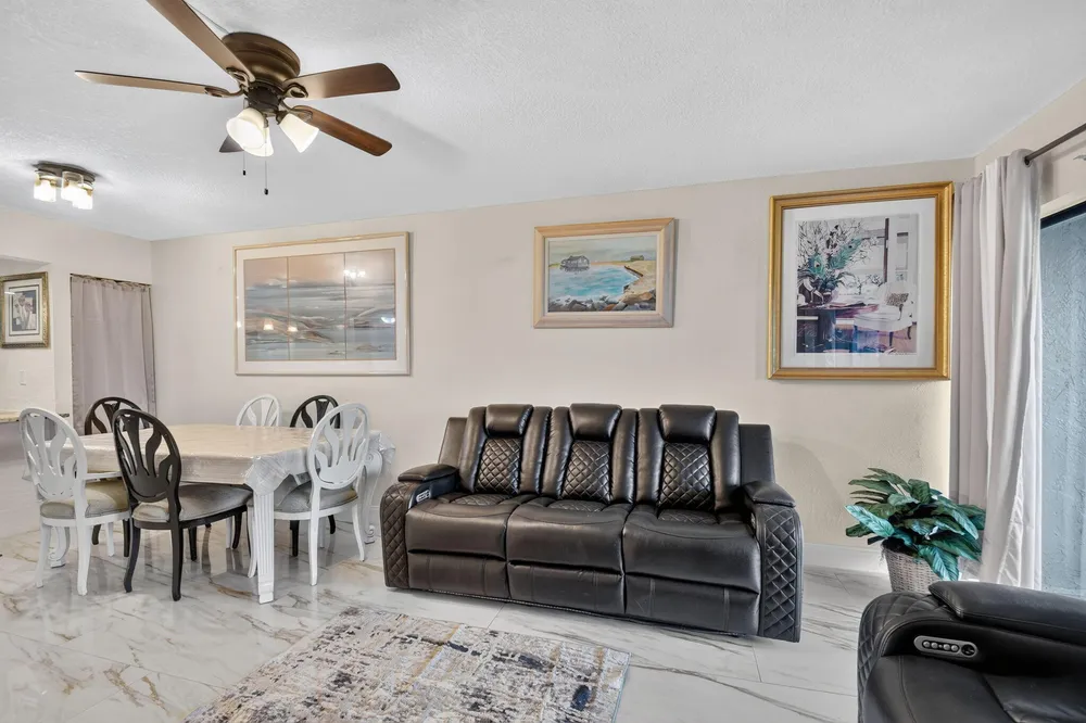 2101 W Woolbright Rd, Boynton Beach, FL 33426