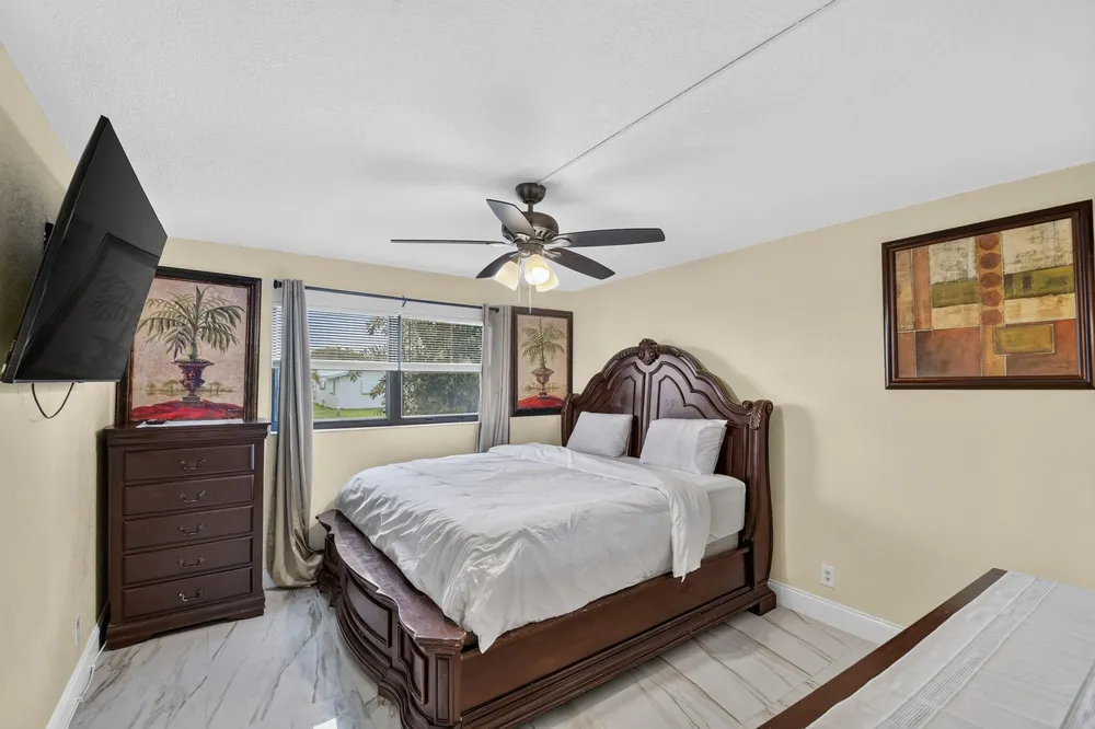 2101 W Woolbright Rd, Boynton Beach, FL 33426
