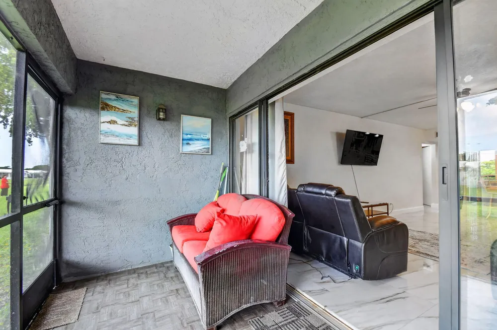 2101 W Woolbright Rd, Boynton Beach, FL 33426