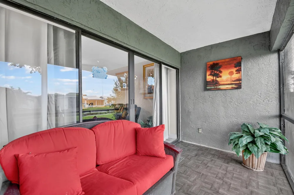 2101 W Woolbright Rd, Boynton Beach, FL 33426